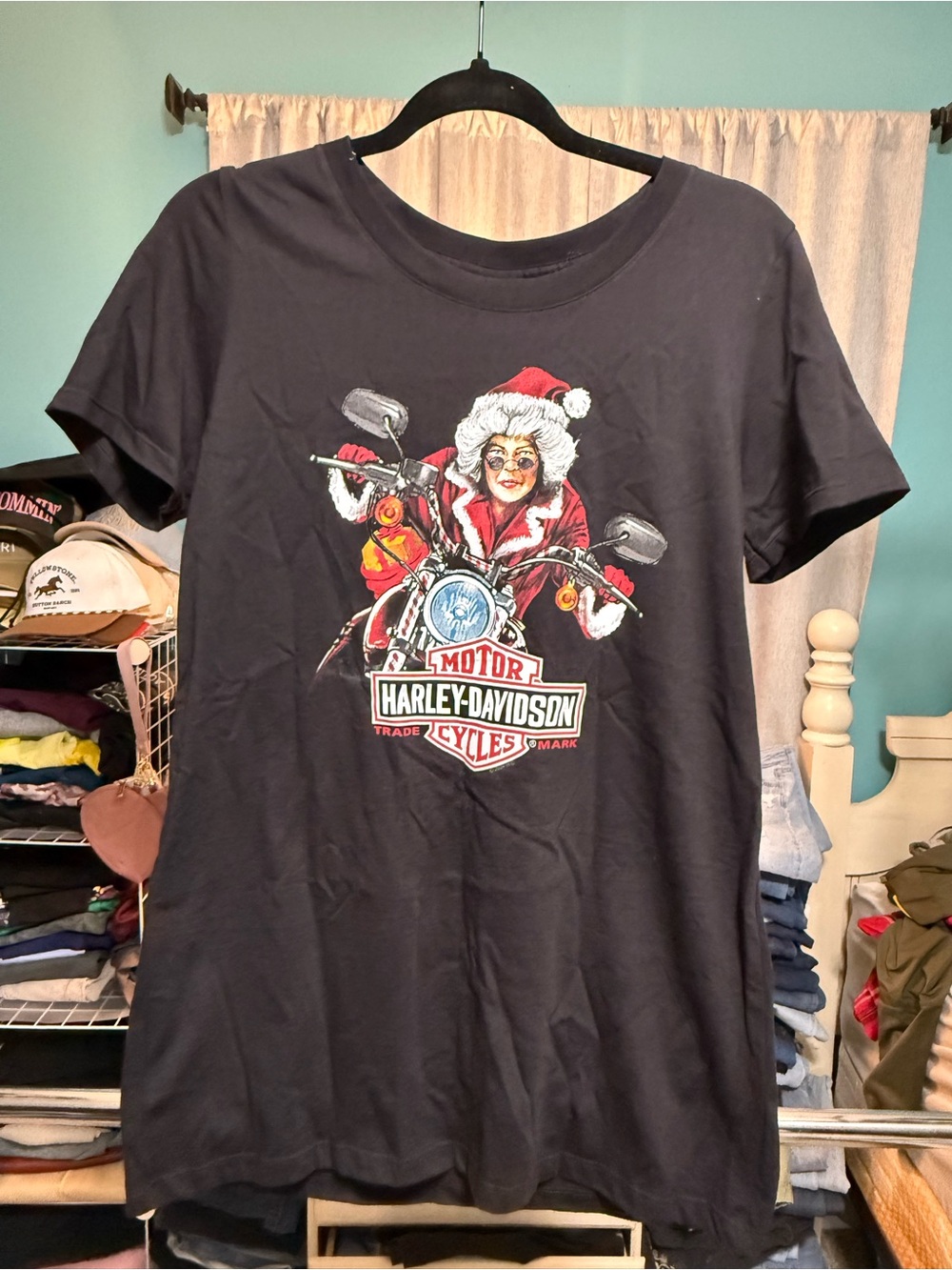 Harley-Davidson Women’s Large Santa Motorcycle Christmas Dealer Tee NWT USA